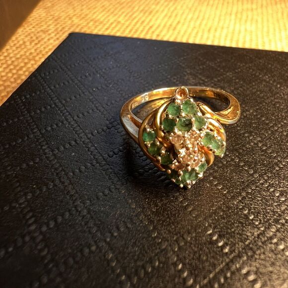 Vintage Emerald and Diamond Cocktail 14 Kt Gold Ring Women's Size 7 - Picture 7 of 12